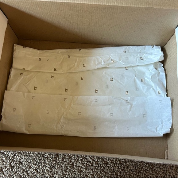 Nike Air Jordan 11 Retro Low Cherry 2016 Size 13 Men’s White Red 528895-102 OG - Picture 12 of 12